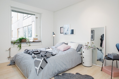 cozy-all-white-bedroom